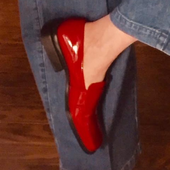 NEW Enzo Angiolini Red Patent Loafers - Picture 8 of 16